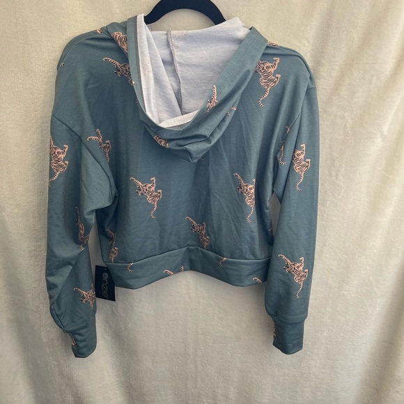 NWT Onzie tiger print cropped long sleeve hoodie and relaxed joggers set - Picture 7 of 16